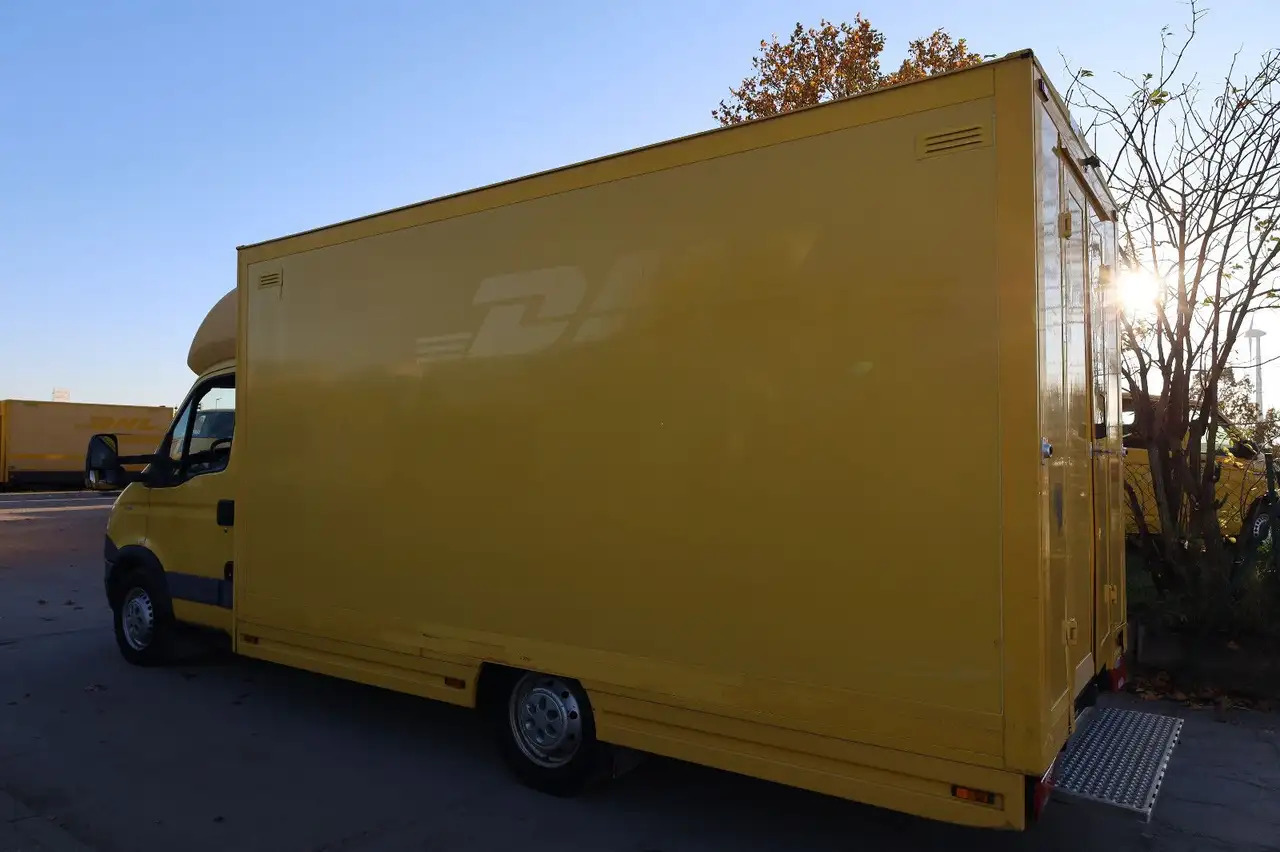 Iveco Daily/ Regalsystem/Luftfeder/1. Hand - Dodávka skriňová nadstavba: obrázok 3 Iveco Daily/ Regalsystem/Luftfeder/1. Hand - Dodávka skriňová nadstavba: obrázok 3