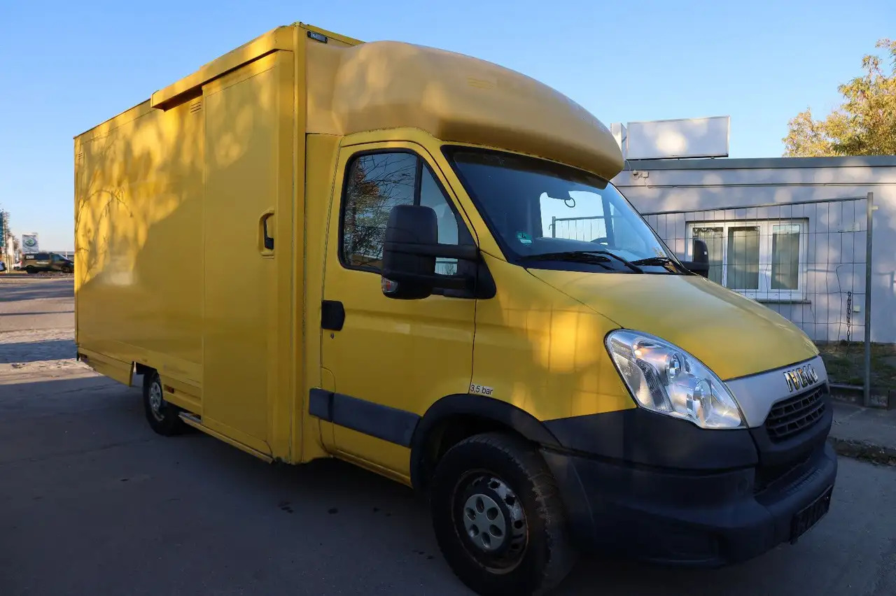Iveco Daily/ Regalsystem/Luftfeder/1. Hand - Dodávka skriňová nadstavba: obrázok 2 Iveco Daily/ Regalsystem/Luftfeder/1. Hand - Dodávka skriňová nadstavba: obrázok 2