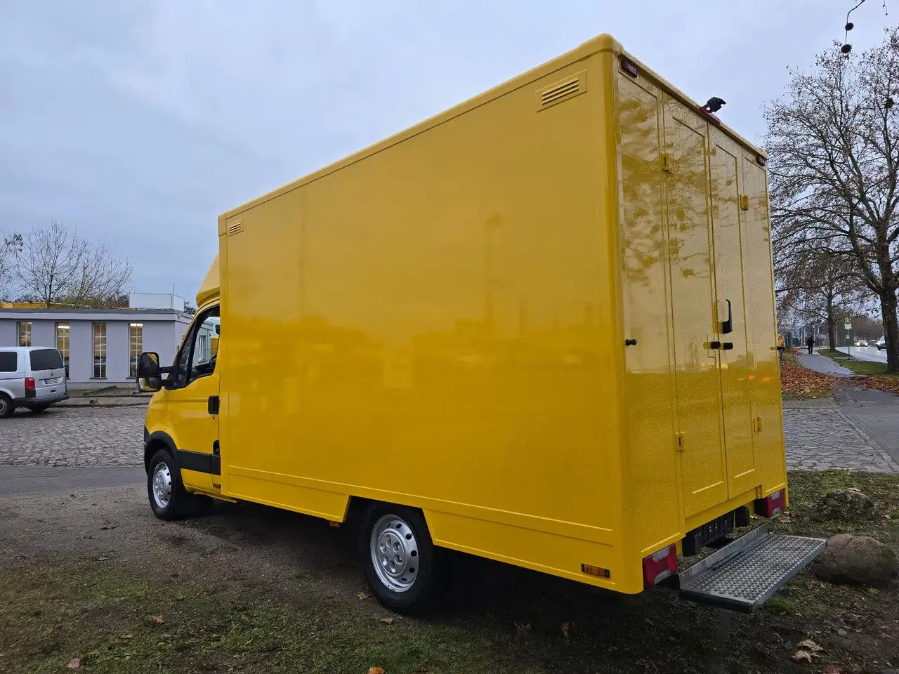 Iveco Daily/ Regalsystem/Luftfeder/KURZ/1. Hand - Dodávka skriňová nadstavba: obrázok 5 Iveco Daily/ Regalsystem/Luftfeder/KURZ/1. Hand - Dodávka skriňová nadstavba: obrázok 5