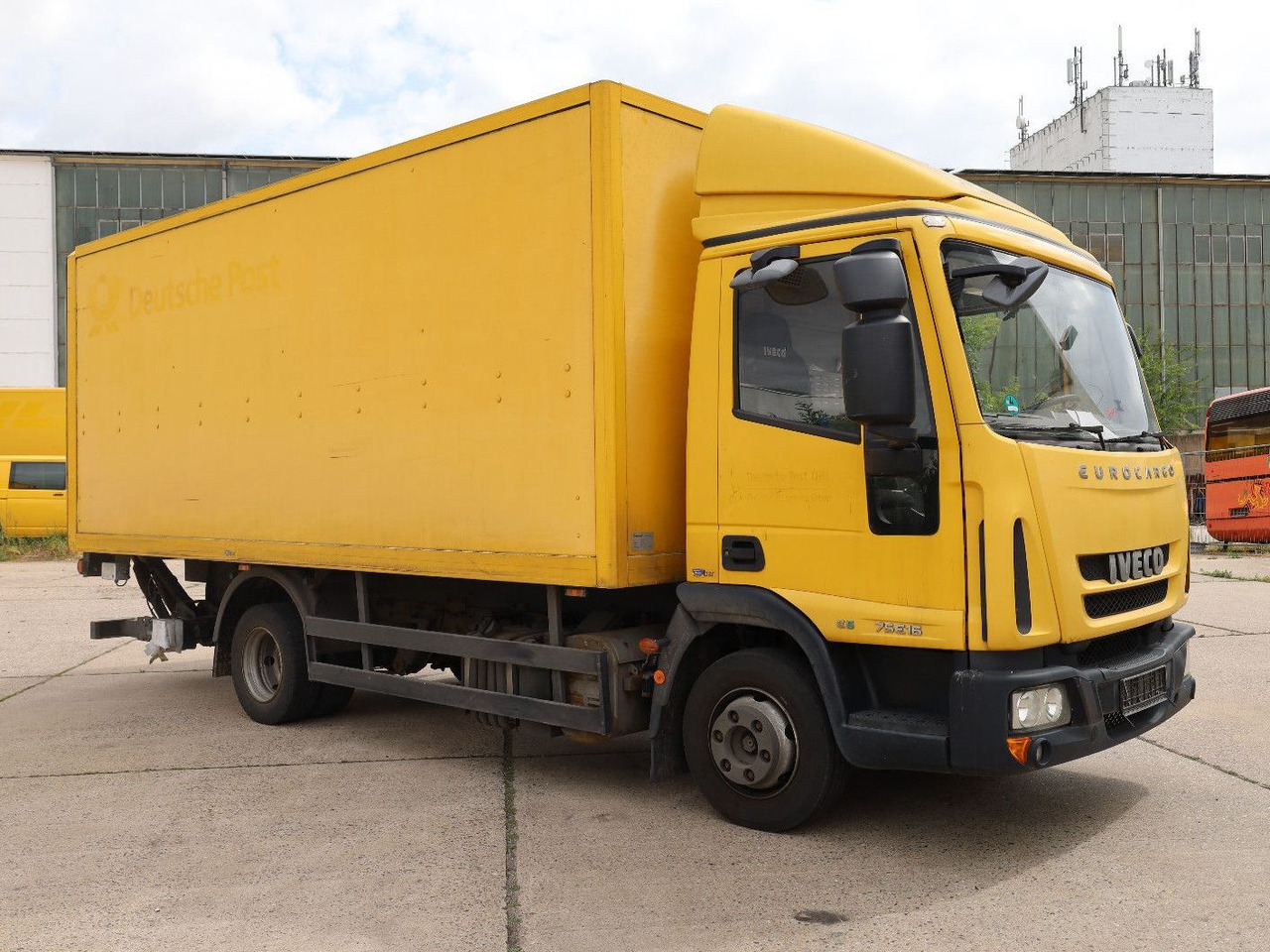 Iveco M752/Koffer/ 1. Hand - Dodávka skriňová nadstavba: obrázok 2 Iveco M752/Koffer/ 1. Hand - Dodávka skriňová nadstavba: obrázok 2