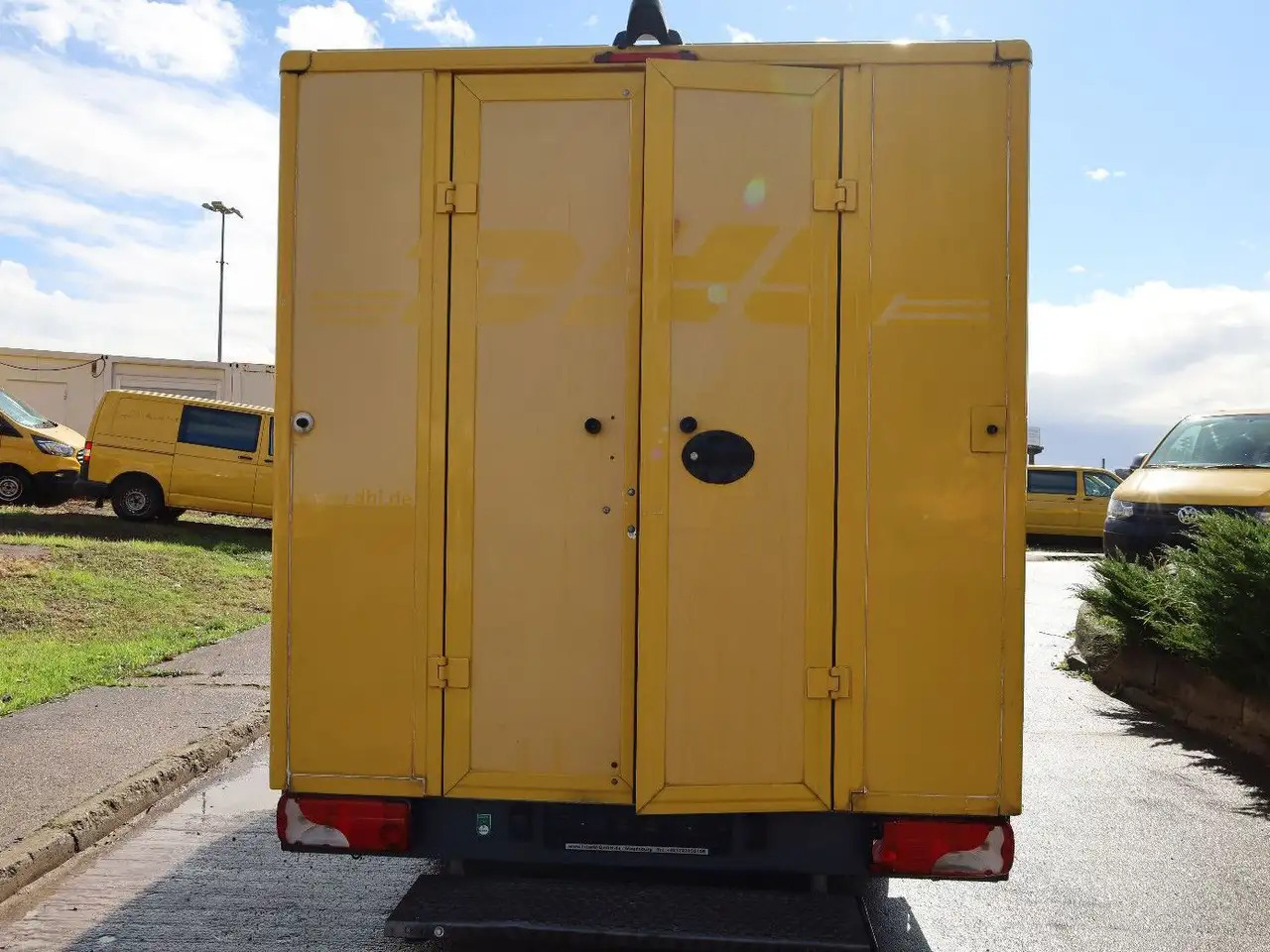 Mercedes-Benz Sprinter II Pritsche/ Koffer/Regalsystem - Dodávka skriňová nadstavba: obrázok 4 Mercedes-Benz Sprinter II Pritsche/ Koffer/Regalsystem - Dodávka skriňová nadstavba: obrázok 4