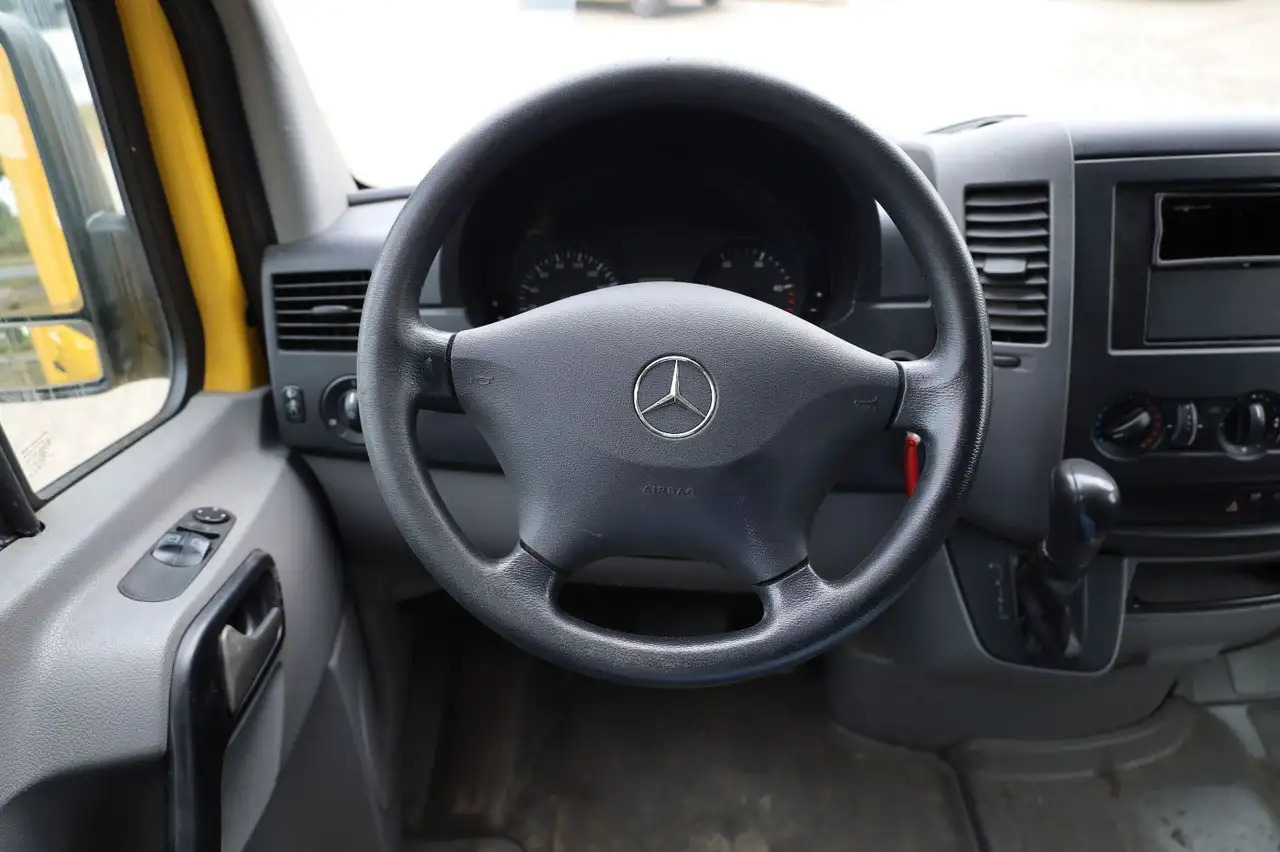 Mercedes-Benz Sprinter II Pritsche/ Koffer/Regalsystem - Dodávka skriňová nadstavba: obrázok 5 Mercedes-Benz Sprinter II Pritsche/ Koffer/Regalsystem - Dodávka skriňová nadstavba: obrázok 5