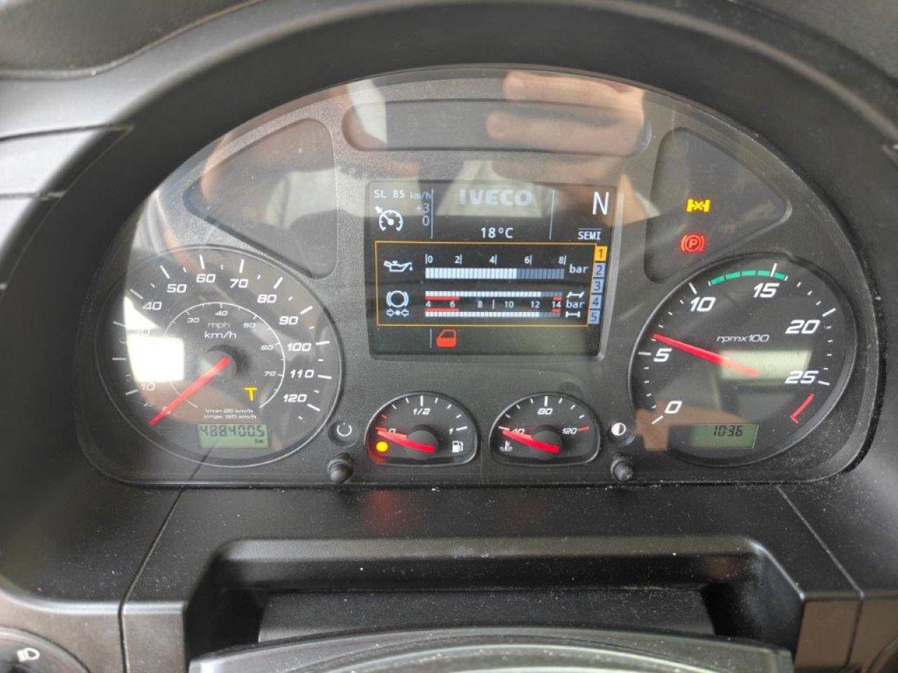 Ťahač IVECO Stralis AS440S46T/PLNG Intarder Klima Luftfeder ZV: obrázok 10 Ťahač IVECO Stralis AS440S46T/PLNG Intarder Klima Luftfeder ZV: obrázok 10