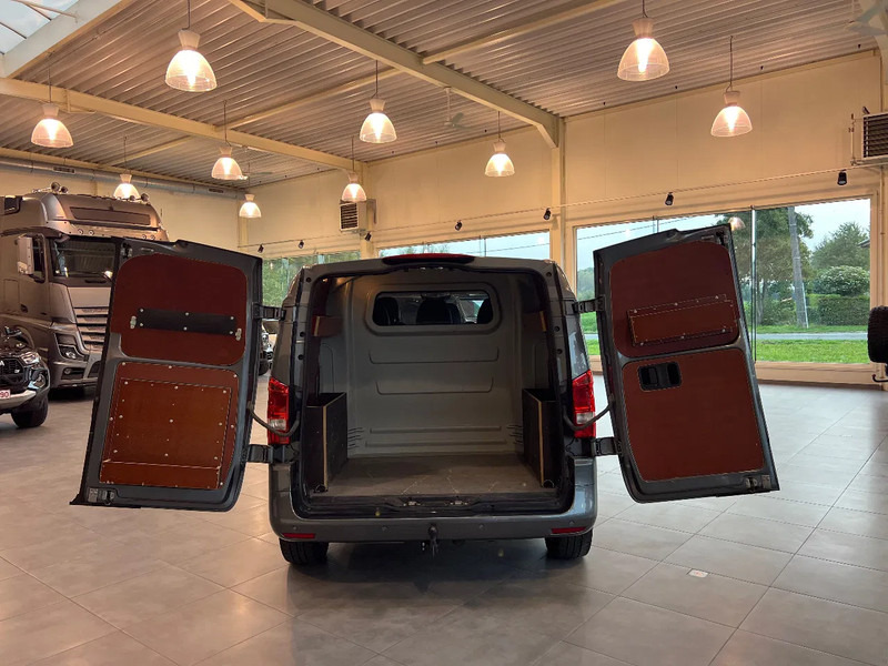 Mercedes-Benz Vito 119 4x4*4-MATIC*6 Seats*TOP CONDITIE* - Furgon, Dodávkа s dvojitou kabínou: obrázok 4 Mercedes-Benz Vito 119 4x4*4-MATIC*6 Seats*TOP CONDITIE* - Furgon, Dodávkа s dvojitou kabínou: obrázok 4