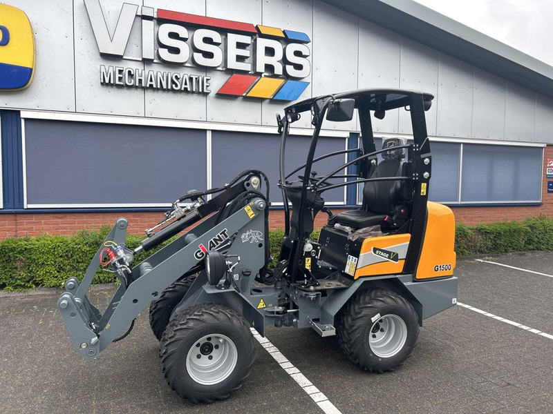 Giant Tobroco G1500 - Šmykom riadený nakladač: obrázok 1 Giant Tobroco G1500 - Šmykom riadený nakladač: obrázok 1