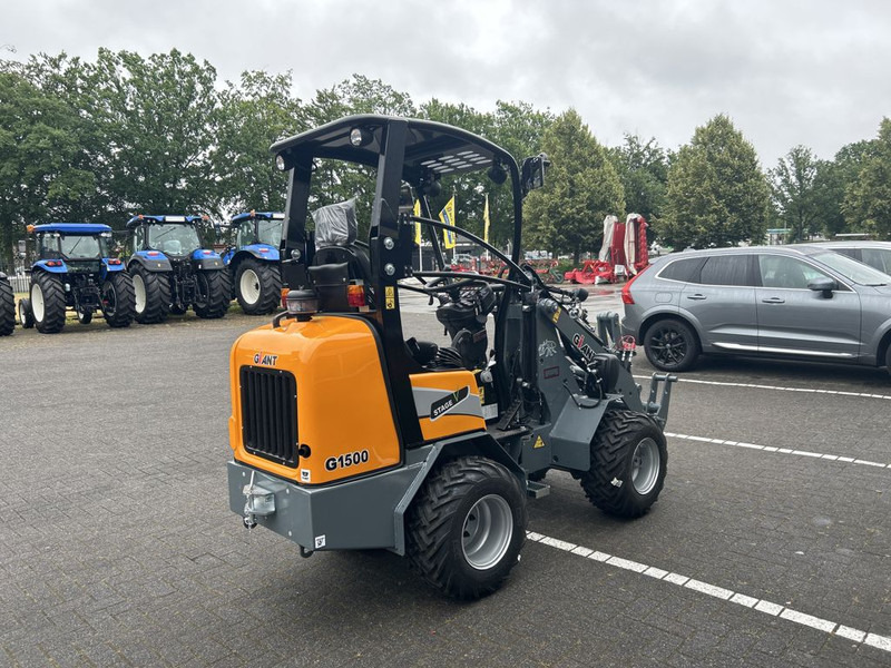 Giant Tobroco G1500 - Šmykom riadený nakladač: obrázok 3 Giant Tobroco G1500 - Šmykom riadený nakladač: obrázok 3