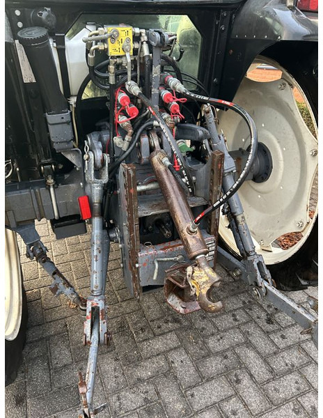 New Holland TN75S - Traktor: obrázok 5 New Holland TN75S - Traktor: obrázok 5