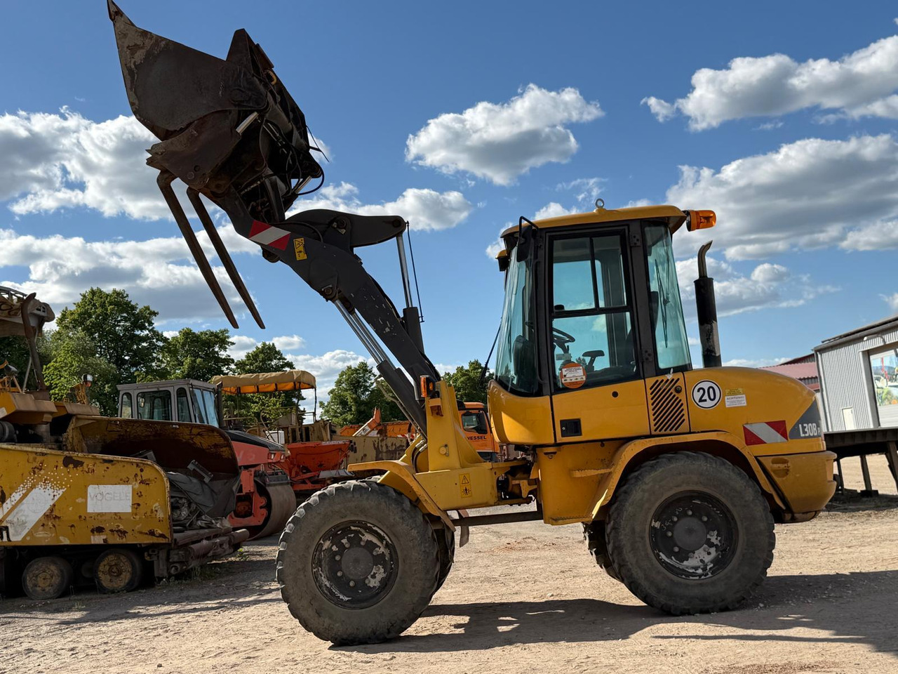 Volvo L 30 B-Z/K incl. 3-1shovel and fork - Kolesový nakladač: obrázok 4 Volvo L 30 B-Z/K incl. 3-1shovel and fork - Kolesový nakladač: obrázok 4