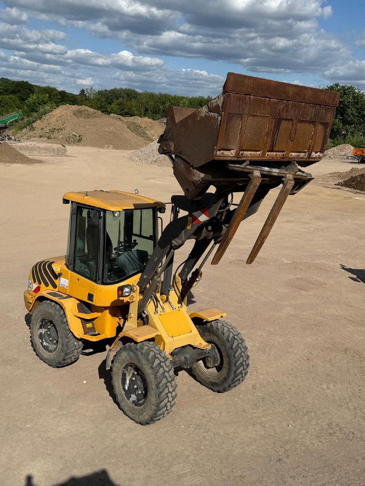 Volvo L 30 B-Z/K incl. 3-1shovel and fork - Kolesový nakladač: obrázok 2 Volvo L 30 B-Z/K incl. 3-1shovel and fork - Kolesový nakladač: obrázok 2