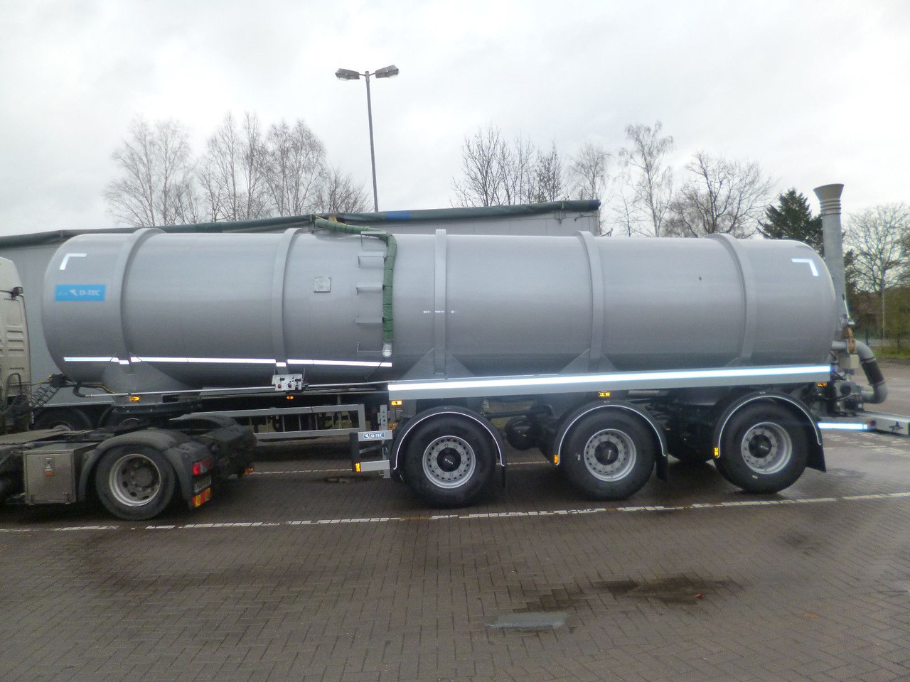 D-TEC TANKTRAILER FV2011-20-R295 D-TEC Gülletanker FV2011 Zwangslenkung - Cisternový náves: obrázok 5 D-TEC TANKTRAILER FV2011-20-R295 D-TEC Gülletanker FV2011 Zwangslenkung - Cisternový náves: obrázok 5