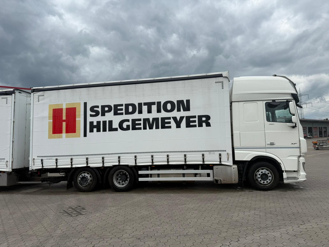 DAF XF 480 FAN LowDeck 6x2 Jumbo Inklusive Anhänger - Plachtové nákladné vozidlo: obrázok 4 DAF XF 480 FAN LowDeck 6x2 Jumbo Inklusive Anhänger - Plachtové nákladné vozidlo: obrázok 4