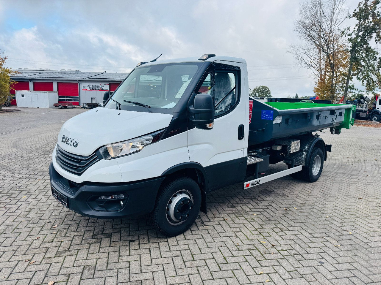 Iveco Daily 70C18H Hyva Abrollkipper - Hákový nosič kontajnerov: obrázok 1 Iveco Daily 70C18H Hyva Abrollkipper - Hákový nosič kontajnerov: obrázok 1