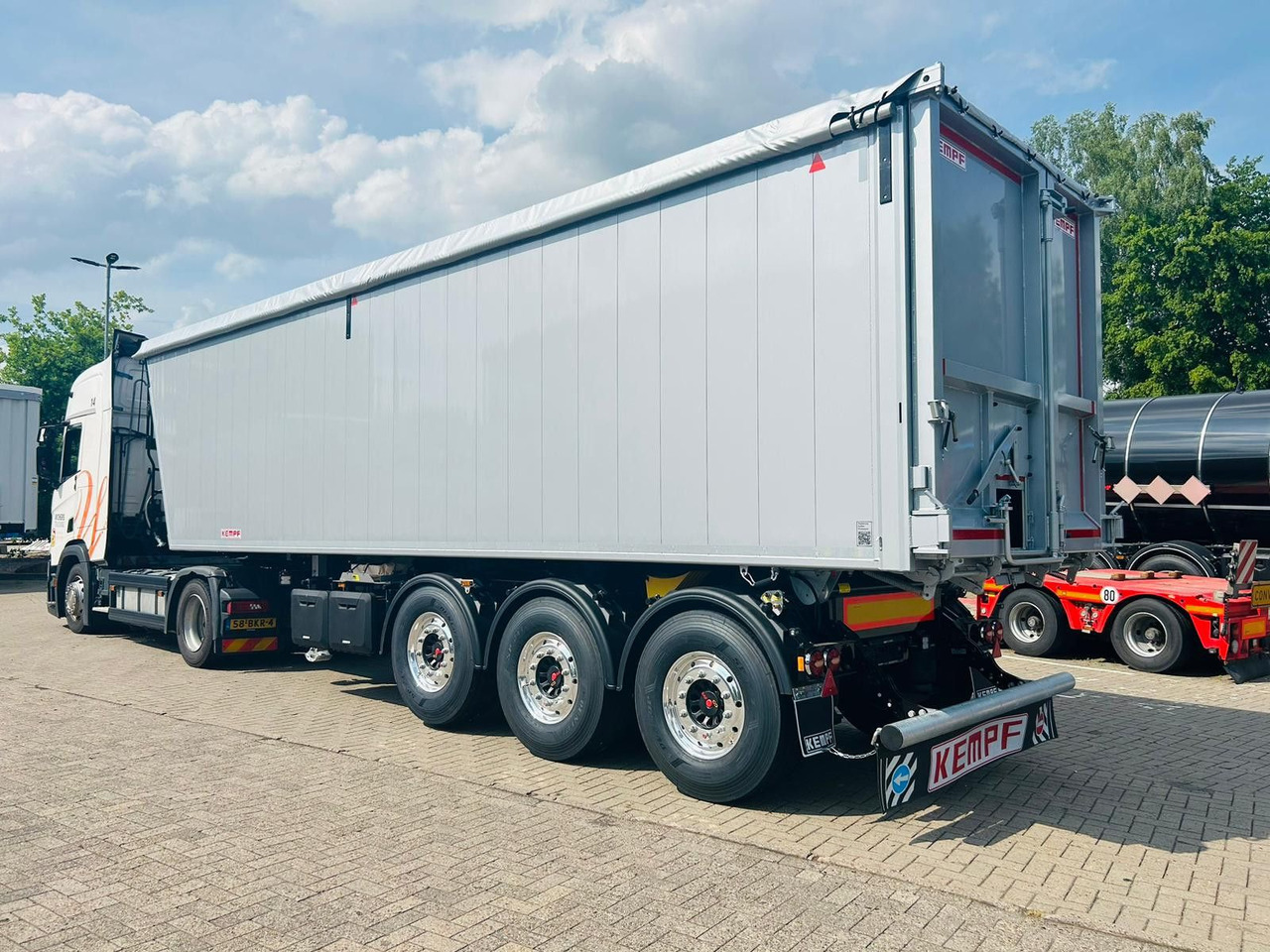 Kempf SKM 36/3 AK 3-Achs Alu Sattelkipper 50m³ - Náves sklápěcí: obrázok 3 Kempf SKM 36/3 AK 3-Achs Alu Sattelkipper 50m³ - Náves sklápěcí: obrázok 3