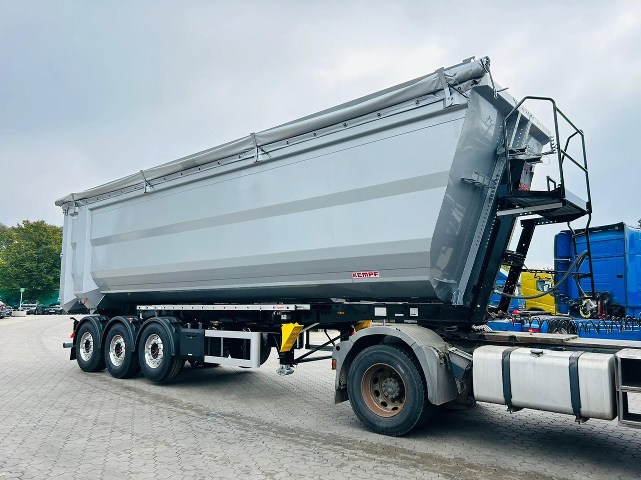 Kempf SKM 36/3 SR-Membran Stahl Halbrundmulde 50m³ - Náves sklápěcí: obrázok 3 Kempf SKM 36/3 SR-Membran Stahl Halbrundmulde 50m³ - Náves sklápěcí: obrázok 3