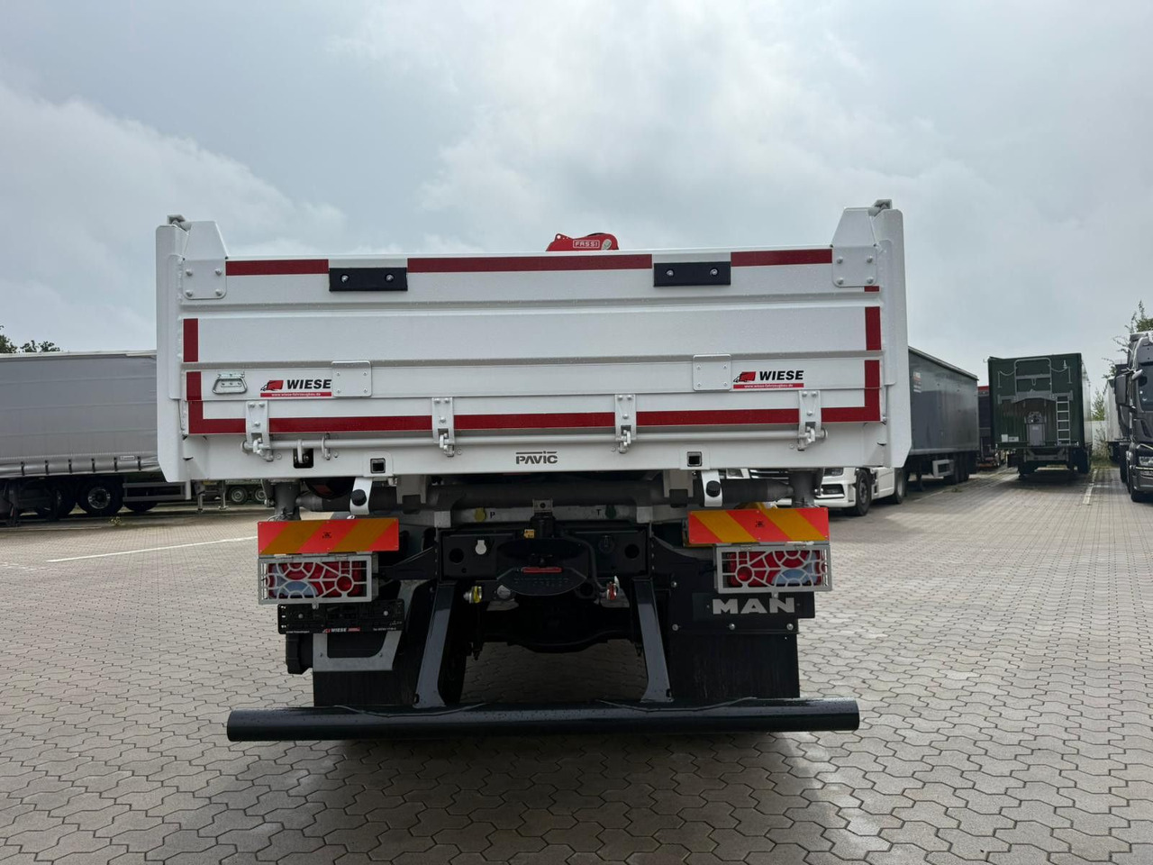 MAN 18.320 4x4 mit Fassi Ladekran Sofort Verfügbar - Auto s hydraulickou rukou: obrázok 5 MAN 18.320 4x4 mit Fassi Ladekran Sofort Verfügbar - Auto s hydraulickou rukou: obrázok 5