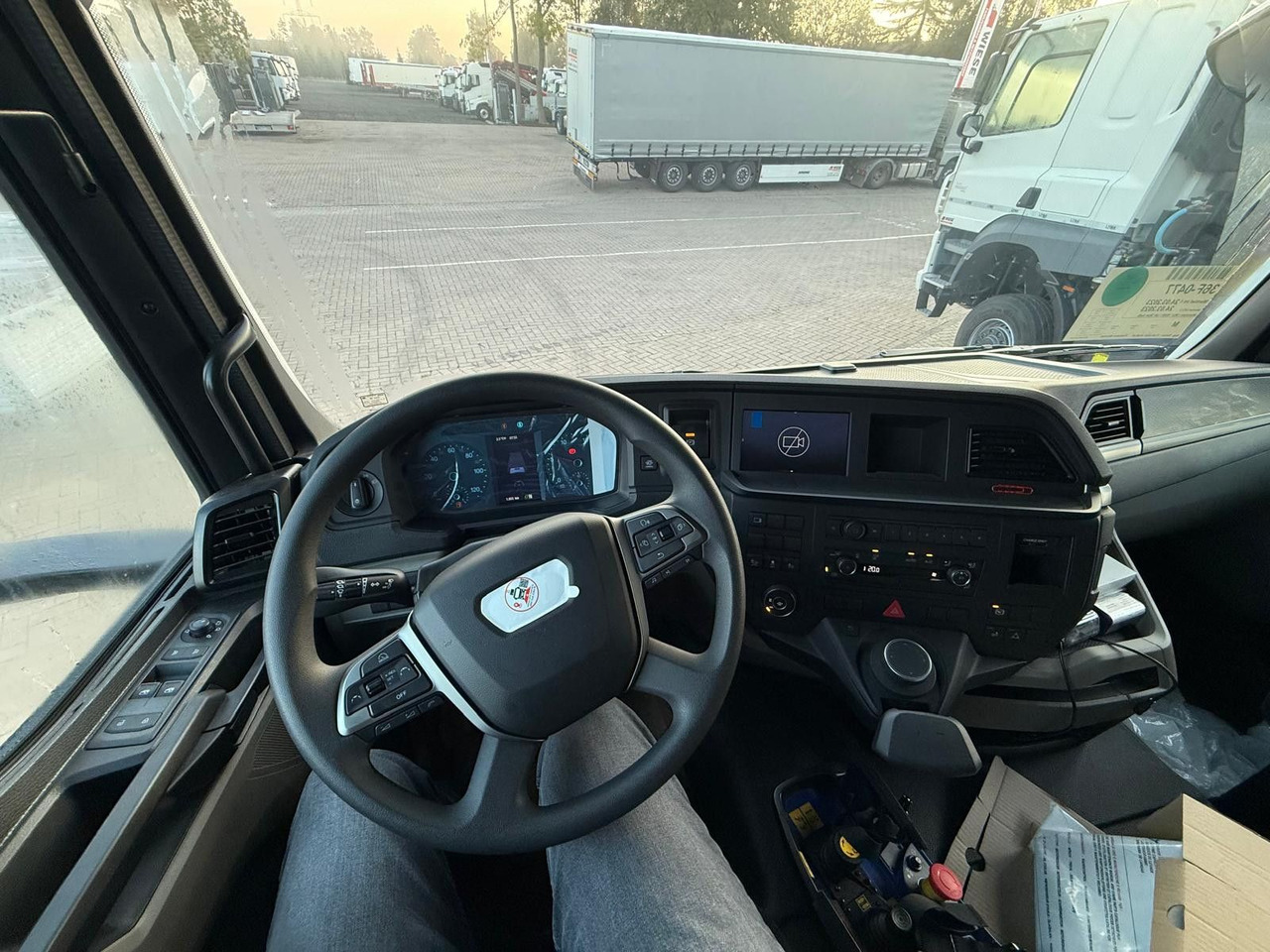 Valníkový/ Plošinový nákladný automobil, Auto s hydraulickou rukou MAN 26.470 6x4-4 Hydrodrive Fassi Kran F545 Jib: obrázok 12 Valníkový/ Plošinový nákladný automobil, Auto s hydraulickou rukou MAN 26.470 6x4-4 Hydrodrive Fassi Kran F545 Jib: obrázok 12