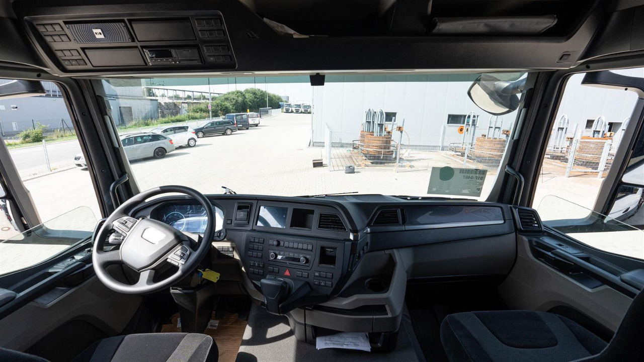 MAN 35.470 8x2 Kran F710 RA2.26 - Valníkový/ Plošinový nákladný automobil, Auto s hydraulickou rukou: obrázok 3 MAN 35.470 8x2 Kran F710 RA2.26 - Valníkový/ Plošinový nákladný automobil, Auto s hydraulickou rukou: obrázok 3