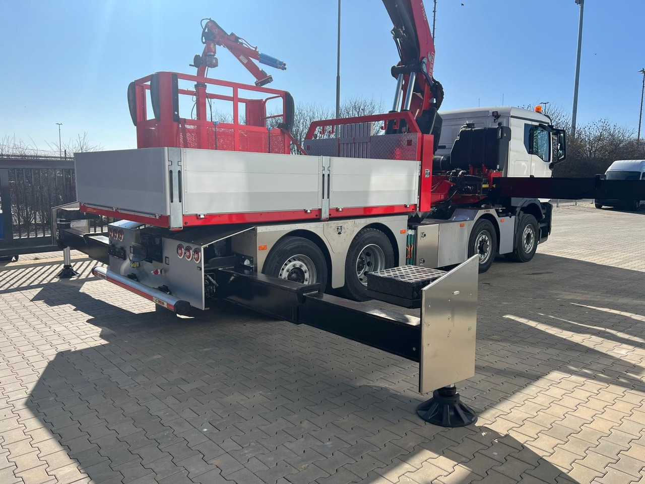 MAN 8x4 mit F1150RA.2.28 L616 Winde, 2.per. Korb - Auto s hydraulickou rukou: obrázok 5 MAN 8x4 mit F1150RA.2.28 L616 Winde, 2.per. Korb - Auto s hydraulickou rukou: obrázok 5
