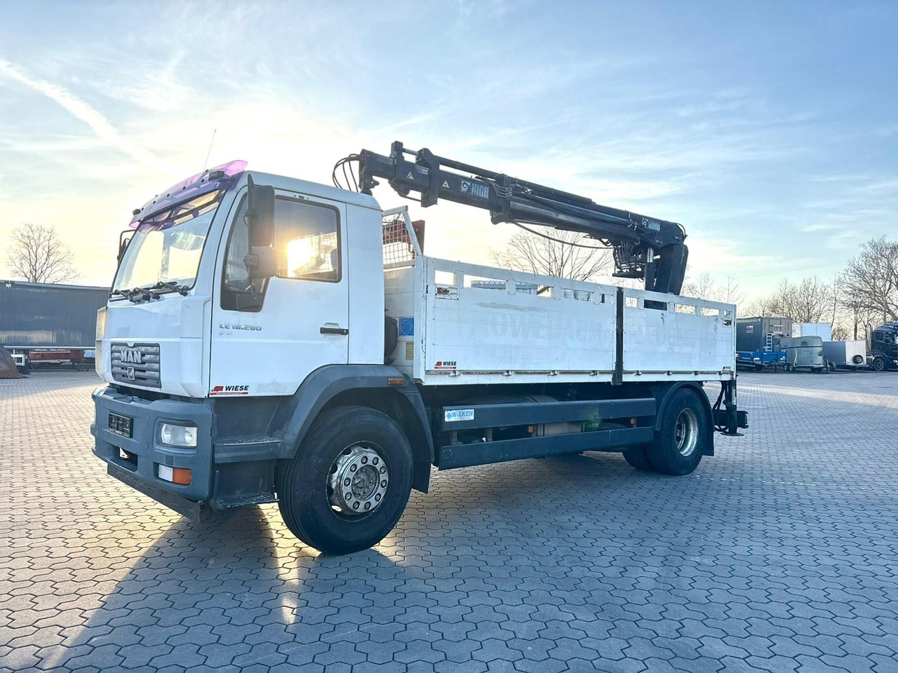 MAN LE 18.280 Pritsche mit HIAB 133 K PRO/HIPRO Kran - Valníkový/ Plošinový nákladný automobil, Auto s hydraulickou rukou: obrázok 2 MAN LE 18.280 Pritsche mit HIAB 133 K PRO/HIPRO Kran - Valníkový/ Plošinový nákladný automobil, Auto s hydraulickou rukou: obrázok 2