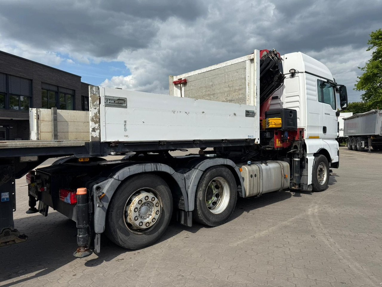 MAN TGX 26.440 6x2 mit HMF 3000-5 Kran - Auto s hydraulickou rukou: obrázok 4 MAN TGX 26.440 6x2 mit HMF 3000-5 Kran - Auto s hydraulickou rukou: obrázok 4