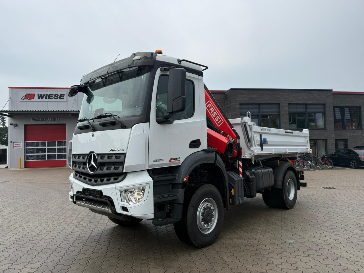 Mercedes-Benz Arocs 1835 4x4 Allrad Fassi F135 Kran Kipper - Sklápač, Auto s hydraulickou rukou: obrázok 1 Mercedes-Benz Arocs 1835 4x4 Allrad Fassi F135 Kran Kipper - Sklápač, Auto s hydraulickou rukou: obrázok 1