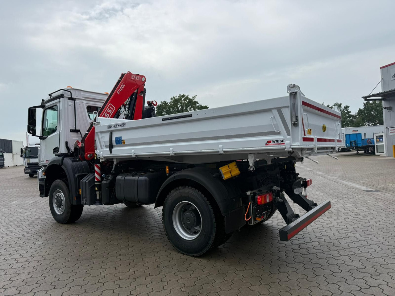 Mercedes-Benz Arocs 1835 4x4 Allrad Fassi F135 Kran Kipper - Auto s hydraulickou rukou: obrázok 4 Mercedes-Benz Arocs 1835 4x4 Allrad Fassi F135 Kran Kipper - Auto s hydraulickou rukou: obrázok 4