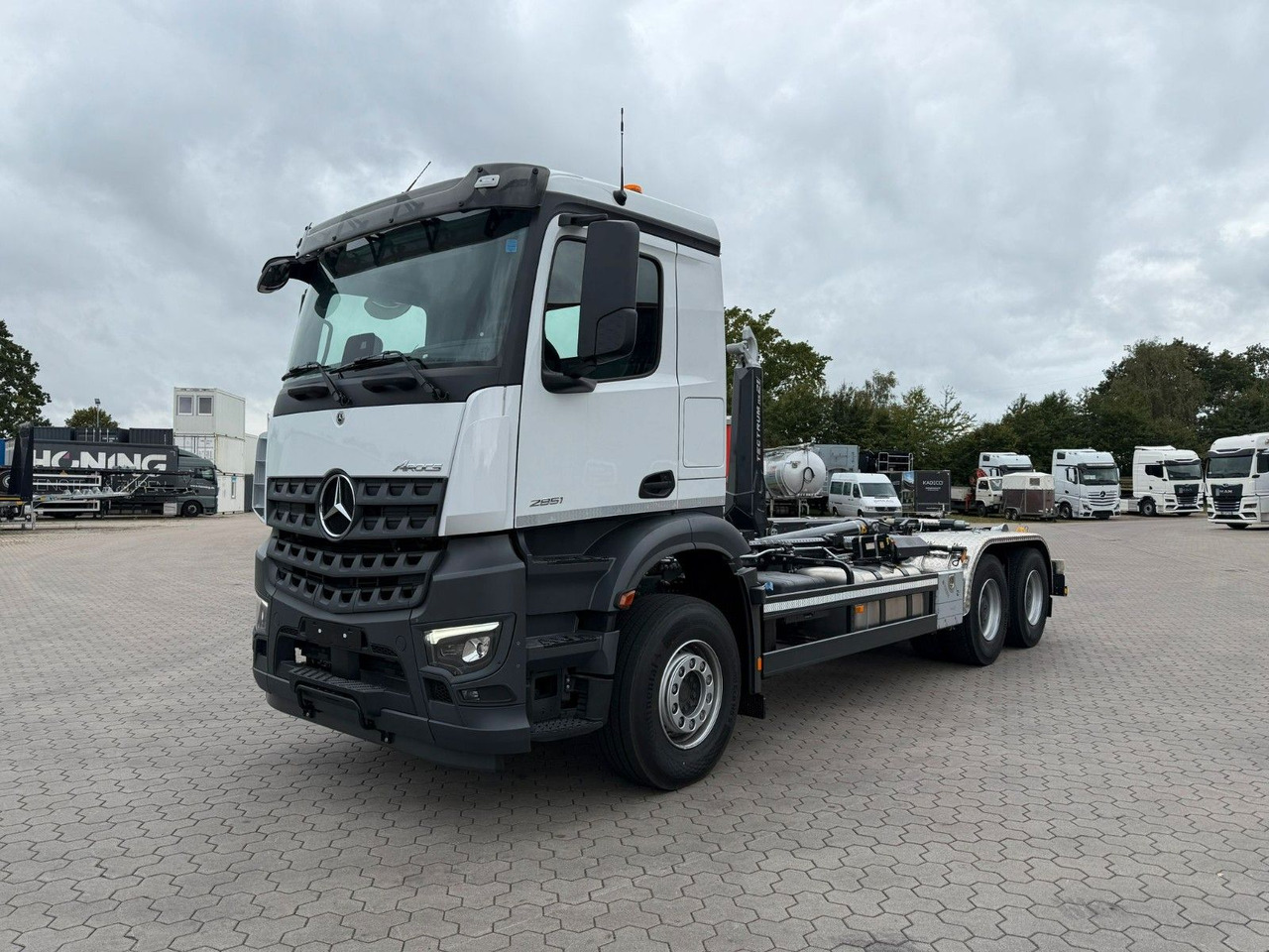 Mercedes-Benz Arocs 5 2651L 6 x4 Meiller RS 2170 - Hákový nosič kontajnerov: obrázok 3 Mercedes-Benz Arocs 5 2651L 6 x4 Meiller RS 2170 - Hákový nosič kontajnerov: obrázok 3