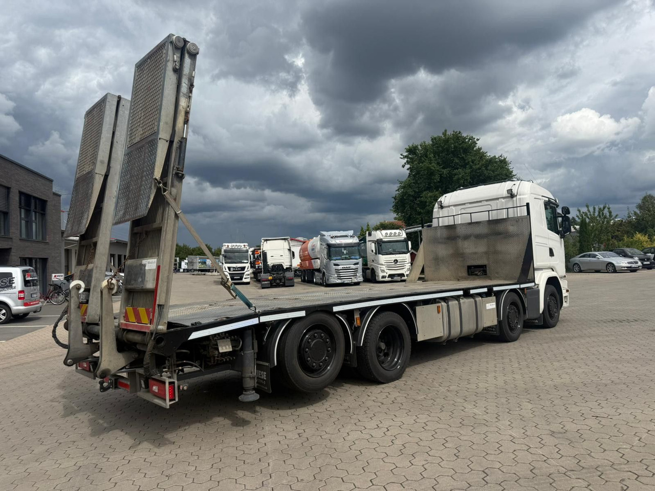Scania G450 Baumaschinentransporter mit Rampen - Nákladné vozidlo na prepravu automobilov: obrázok 4 Scania G450 Baumaschinentransporter mit Rampen - Nákladné vozidlo na prepravu automobilov: obrázok 4