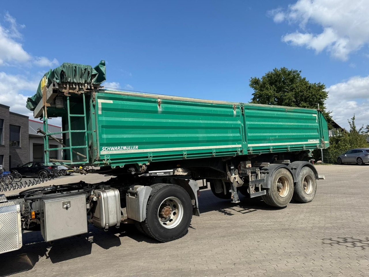 Schwarzmüller 2 Achs Dreiseitenkipper 21m³ mit elektr. Verdeck - Príves sklápěcí: obrázok 4 Schwarzmüller 2 Achs Dreiseitenkipper 21m³ mit elektr. Verdeck - Príves sklápěcí: obrázok 4