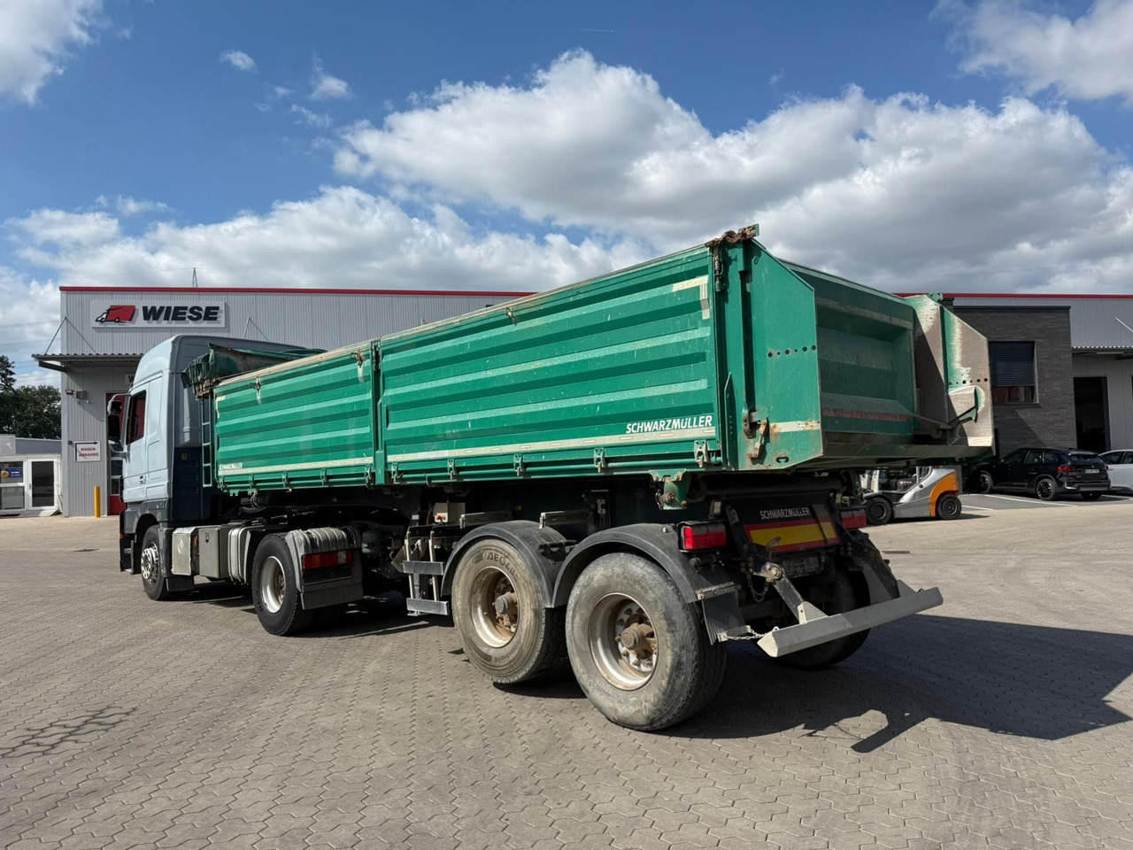 Schwarzmüller 2 Achs Dreiseitenkipper 21m³ mit elektr. Verdeck - Príves sklápěcí: obrázok 1 Schwarzmüller 2 Achs Dreiseitenkipper 21m³ mit elektr. Verdeck - Príves sklápěcí: obrázok 1