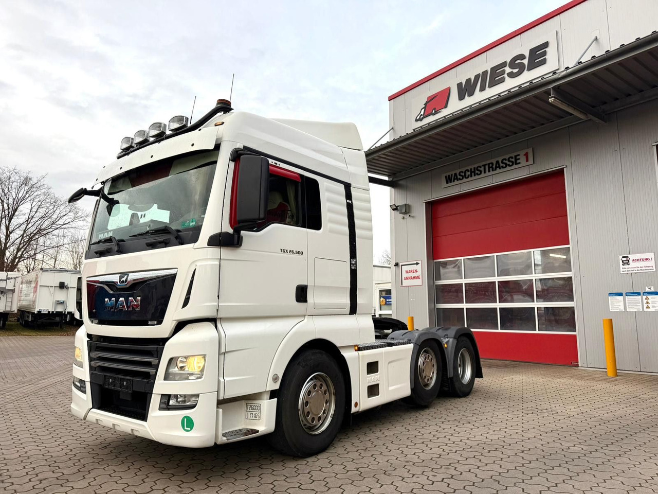 MAN TGX 26.500 6x2 Hydraulik Exklusiv Innenraum - Ťahač: obrázok 2 MAN TGX 26.500 6x2 Hydraulik Exklusiv Innenraum - Ťahač: obrázok 2