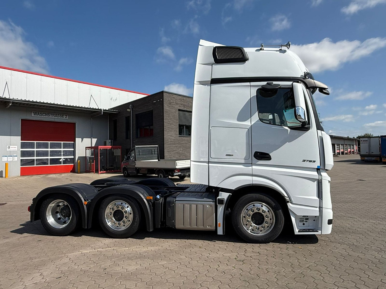 Mercedes-Benz Actros 2753 GigaSpace L 6x2 Lowliner TrendLine - Ťahač: obrázok 3 Mercedes-Benz Actros 2753 GigaSpace L 6x2 Lowliner TrendLine - Ťahač: obrázok 3