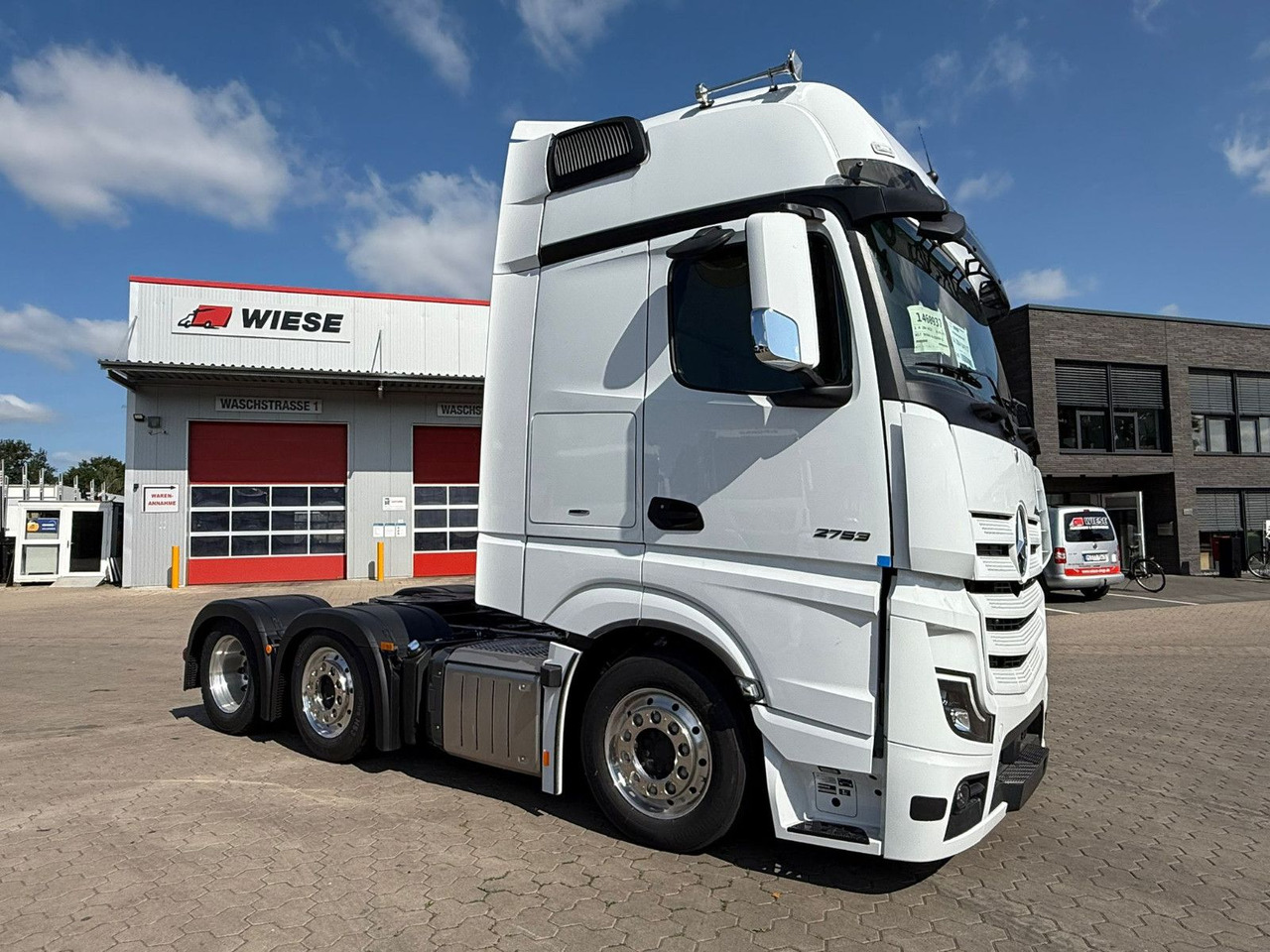 Mercedes-Benz Actros 2753 GigaSpace L 6x2 Lowliner TrendLine - Ťahač: obrázok 2 Mercedes-Benz Actros 2753 GigaSpace L 6x2 Lowliner TrendLine - Ťahač: obrázok 2