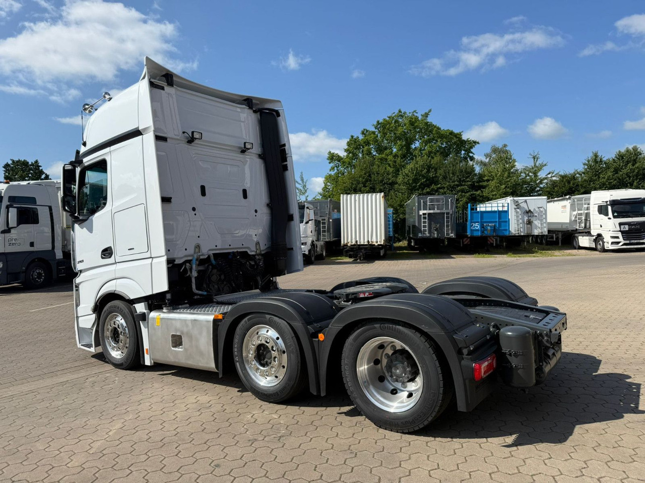 Mercedes-Benz Actros 2753 GigaSpace L 6x2 Lowliner TrendLine - Ťahač: obrázok 4 Mercedes-Benz Actros 2753 GigaSpace L 6x2 Lowliner TrendLine - Ťahač: obrázok 4