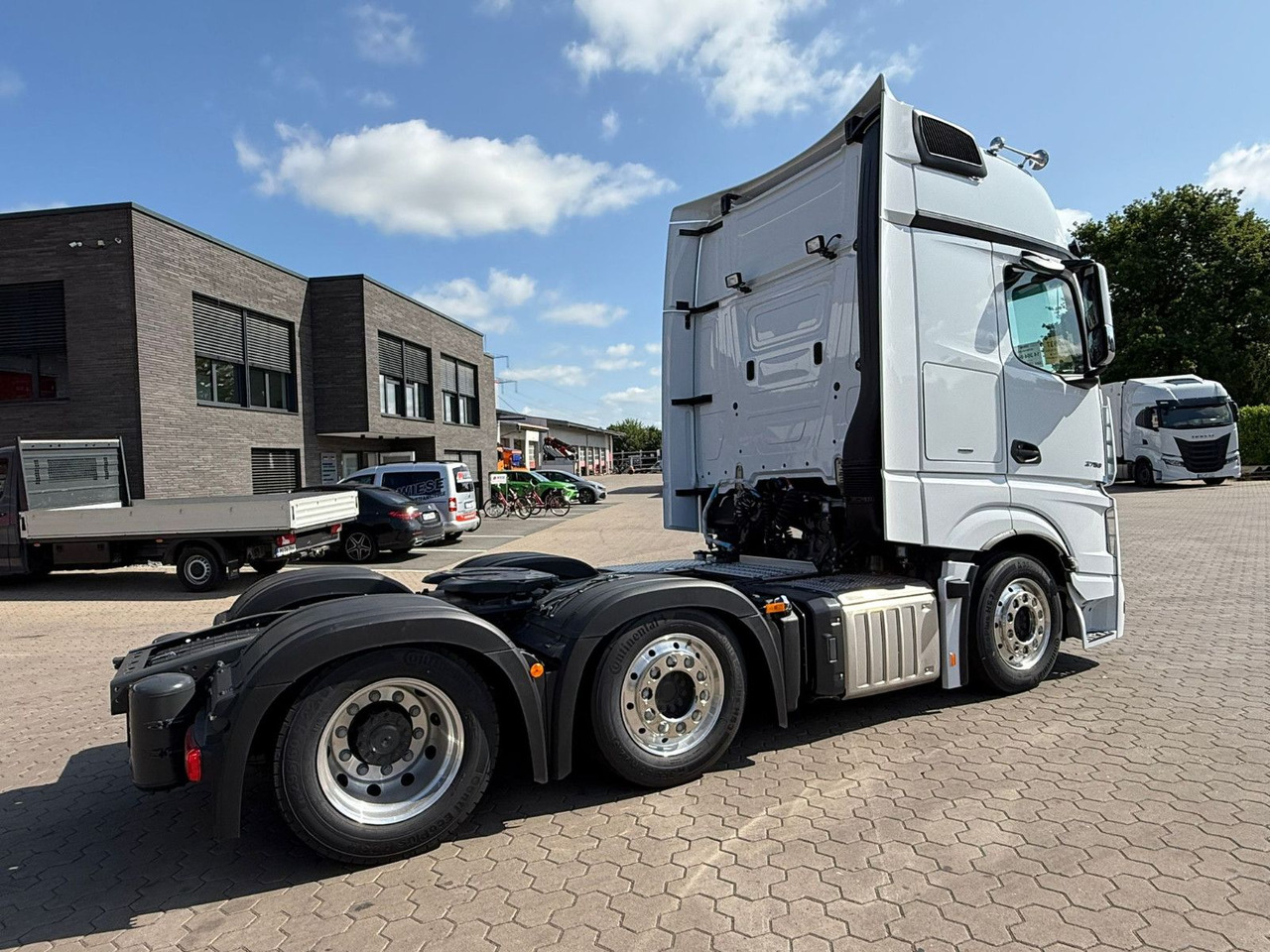 Mercedes-Benz Actros 2753 GigaSpace L 6x2 Lowliner TrendLine - Ťahač: obrázok 5 Mercedes-Benz Actros 2753 GigaSpace L 6x2 Lowliner TrendLine - Ťahač: obrázok 5