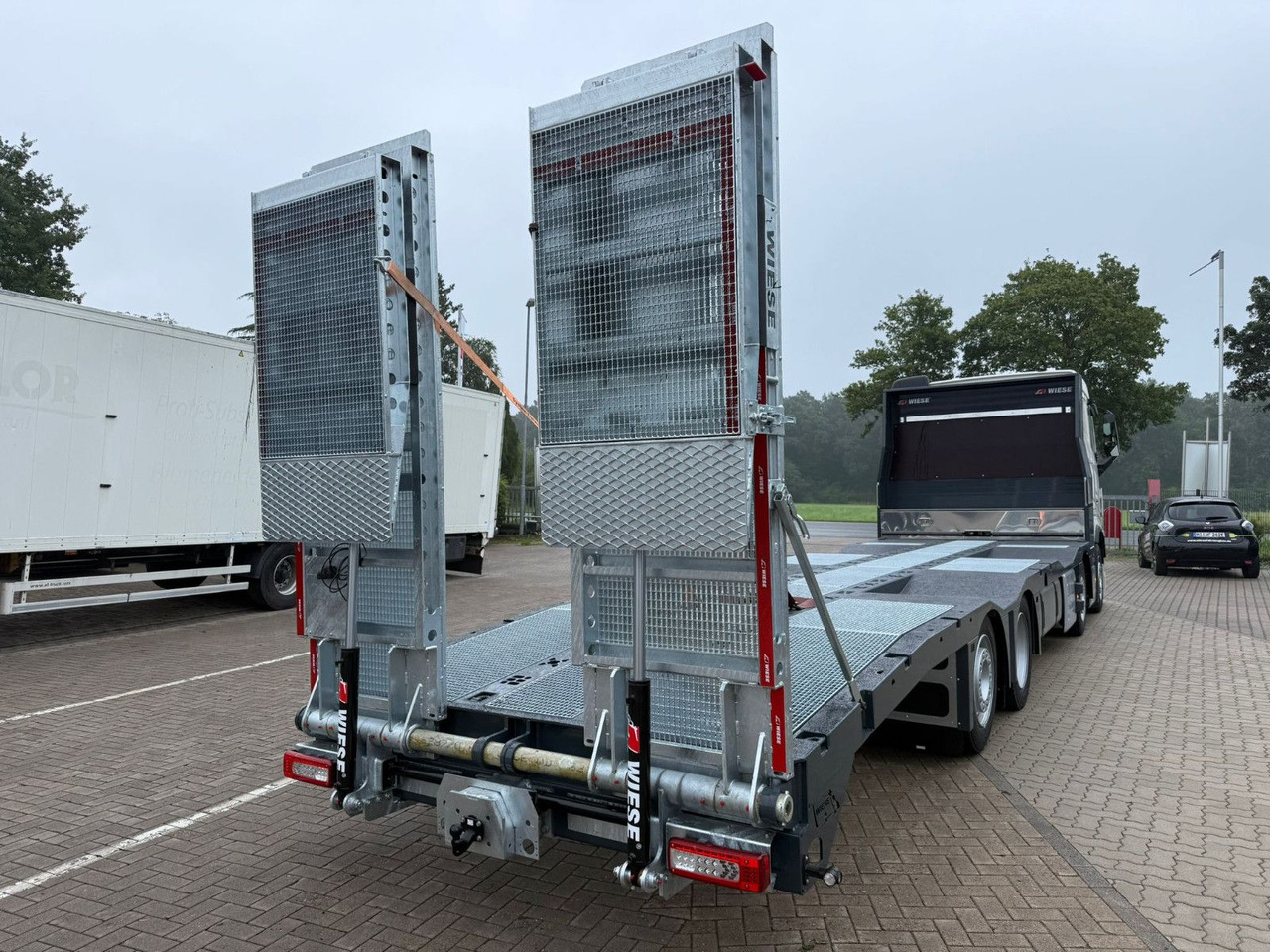 Volvo Arbeitsbühnen Baumaschinentransporter mit Rampen - Odťahovy voz: obrázok 5 Volvo Arbeitsbühnen Baumaschinentransporter mit Rampen - Odťahovy voz: obrázok 5