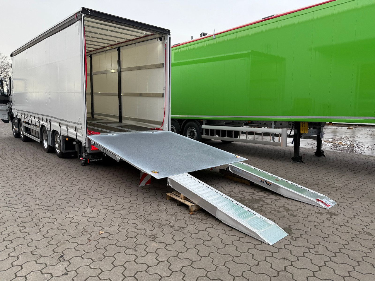 Volvo FH 500 8x2 Arbeitsbühnen Transporter LBW 9t - Odťahovy voz: obrázok 5 Volvo FH 500 8x2 Arbeitsbühnen Transporter LBW 9t - Odťahovy voz: obrázok 5