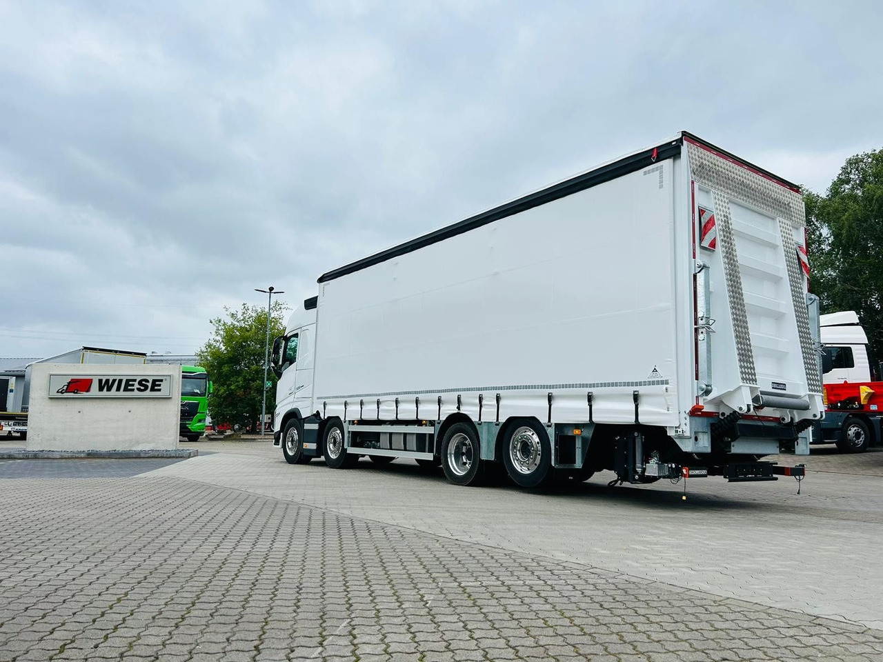 Volvo FH 500 8x2 Arbeitsbühnen Transporter LBW 9t - Odťahovy voz: obrázok 1 Volvo FH 500 8x2 Arbeitsbühnen Transporter LBW 9t - Odťahovy voz: obrázok 1