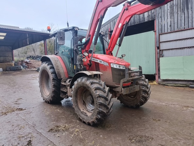 MASSEY FERGUSON 5711M - Traktor: obrázok 5 MASSEY FERGUSON 5711M - Traktor: obrázok 5