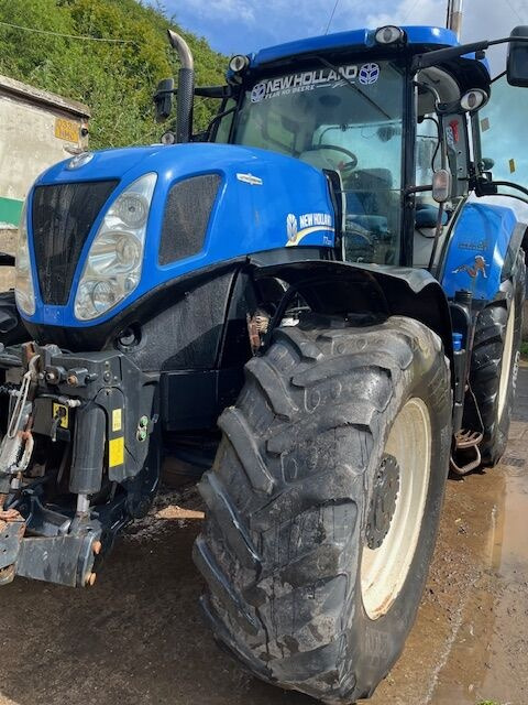 New Holland T7.220 - Traktor: obrázok 3 New Holland T7.220 - Traktor: obrázok 3