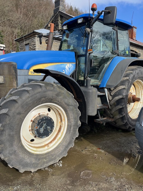 New Holland TM190 - Traktor: obrázok 1 New Holland TM190 - Traktor: obrázok 1
