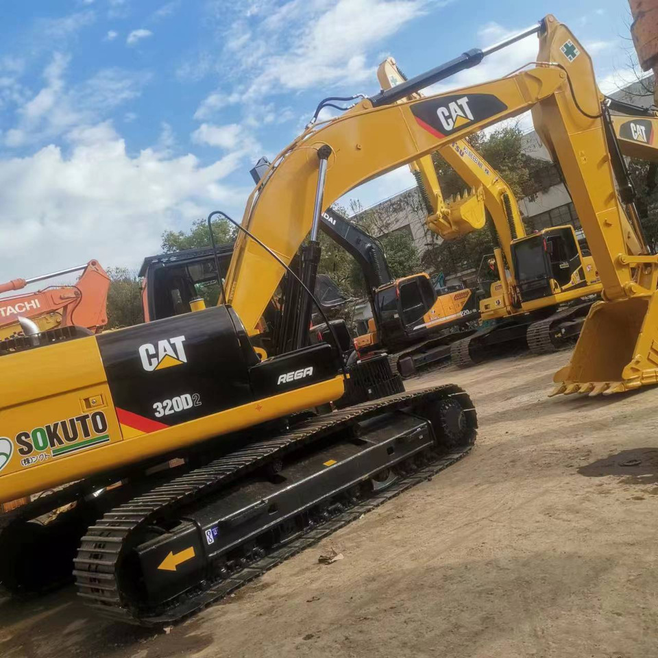 CATERPILLAR 320D2 - Pásové rýpadlo: obrázok 1 CATERPILLAR 320D2 - Pásové rýpadlo: obrázok 1