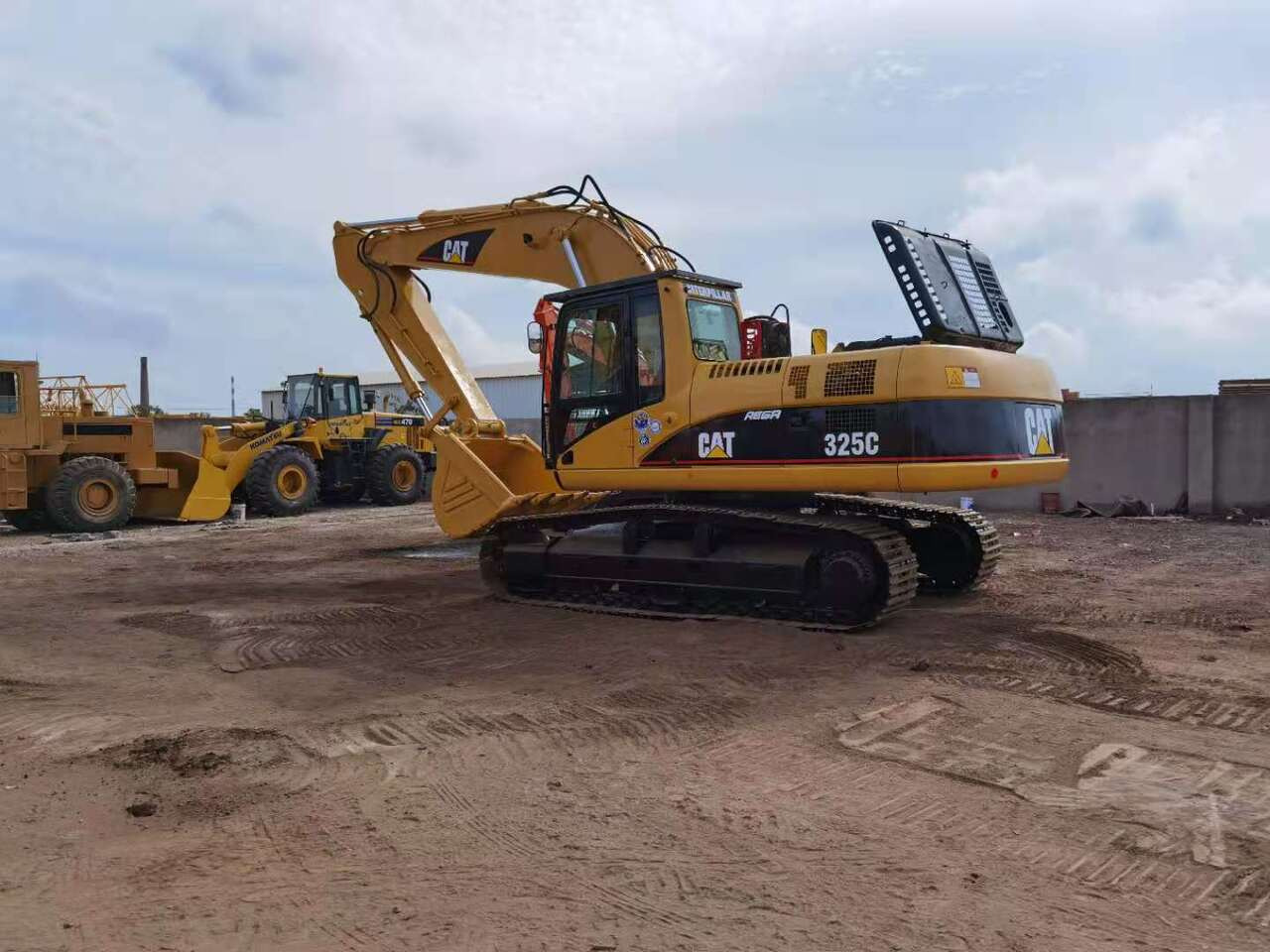 CATERPILLAR 325C - Pásové rýpadlo: obrázok 3 CATERPILLAR 325C - Pásové rýpadlo: obrázok 3