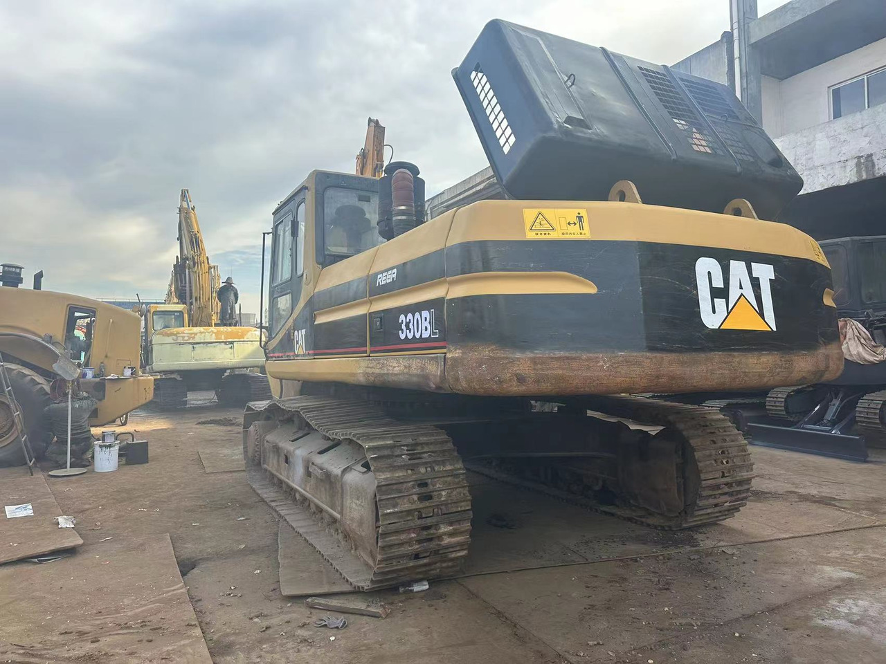 CATERPILLAR 330BL - Pásové rýpadlo: obrázok 4 CATERPILLAR 330BL - Pásové rýpadlo: obrázok 4