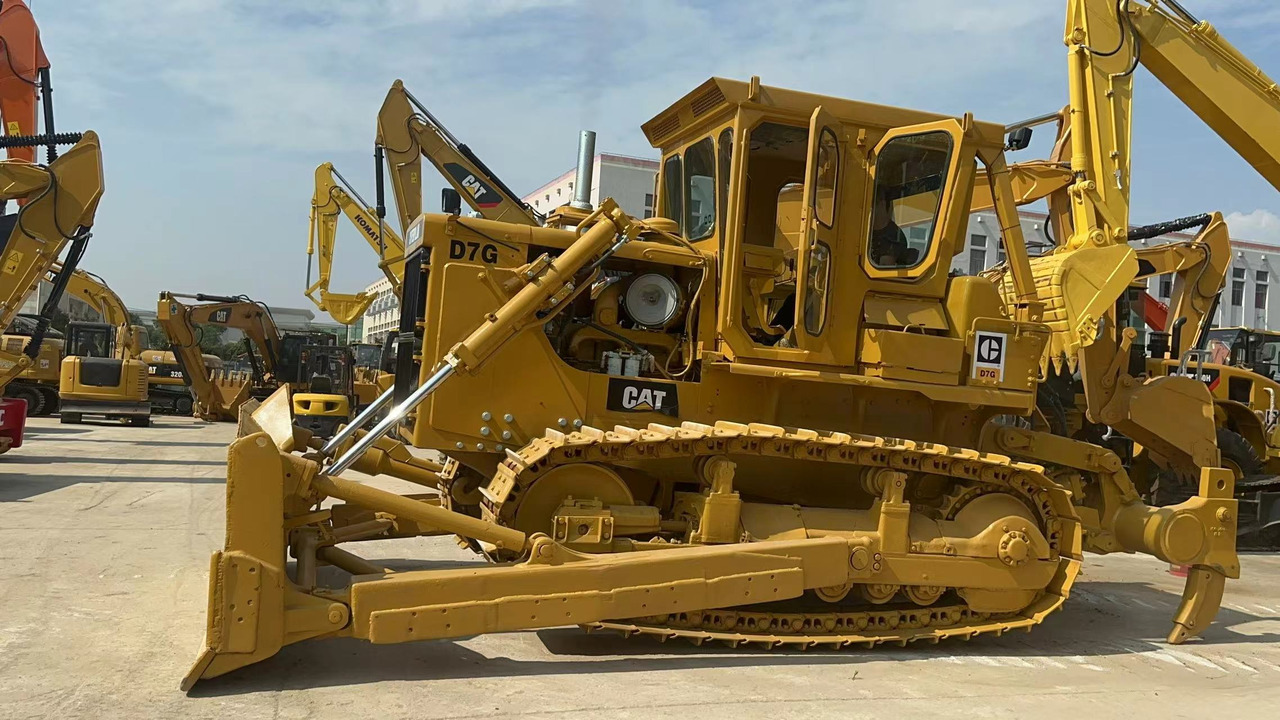 CATERPILLAR D7G - Buldozér: obrázok 3 CATERPILLAR D7G - Buldozér: obrázok 3