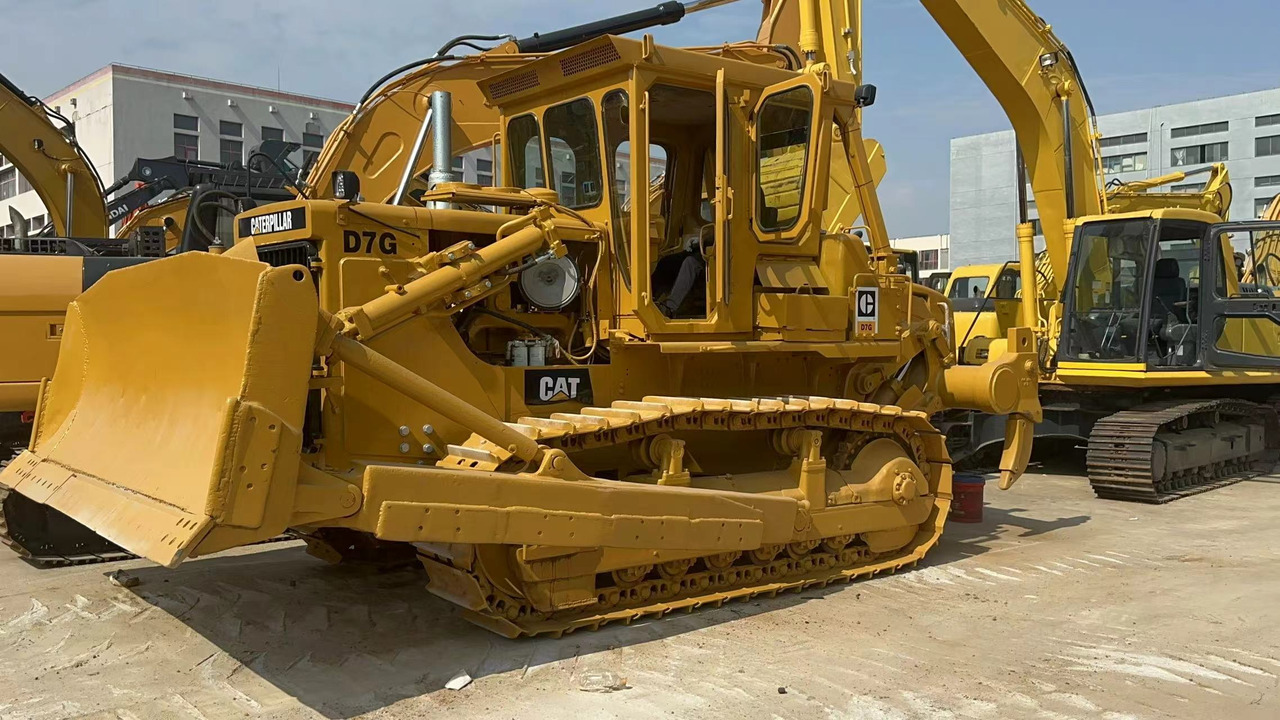 CATERPILLAR D7G - Buldozér: obrázok 1 CATERPILLAR D7G - Buldozér: obrázok 1