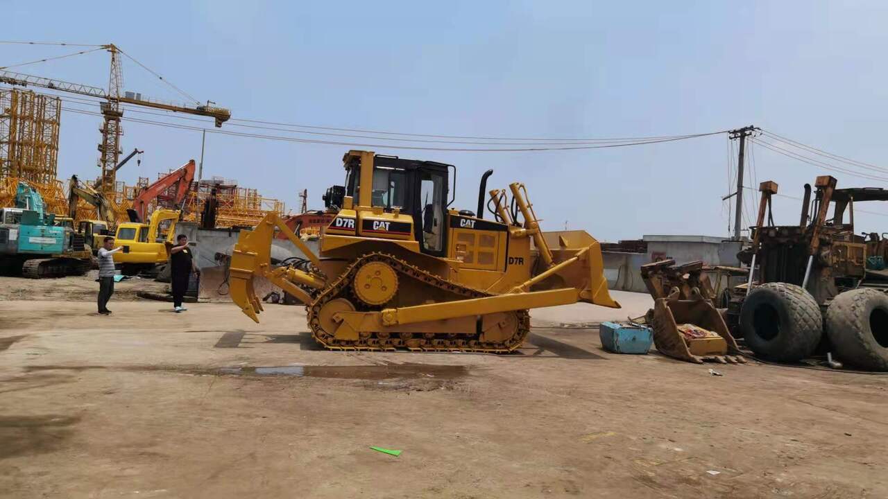 CATERPILLAR D7R - Buldozér: obrázok 4 CATERPILLAR D7R - Buldozér: obrázok 4