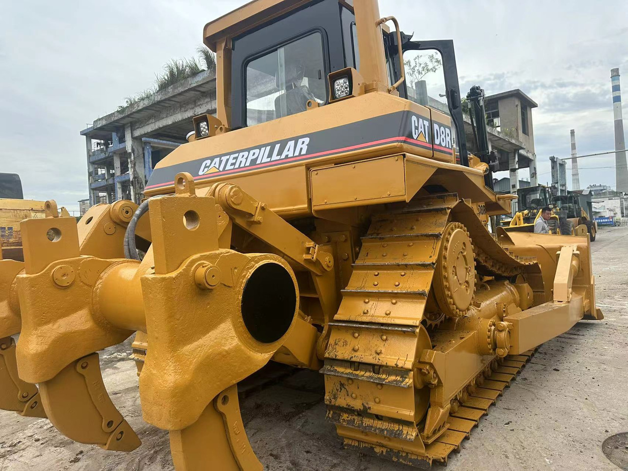 CATERPILLAR D8R - Buldozér: obrázok 4 CATERPILLAR D8R - Buldozér: obrázok 4