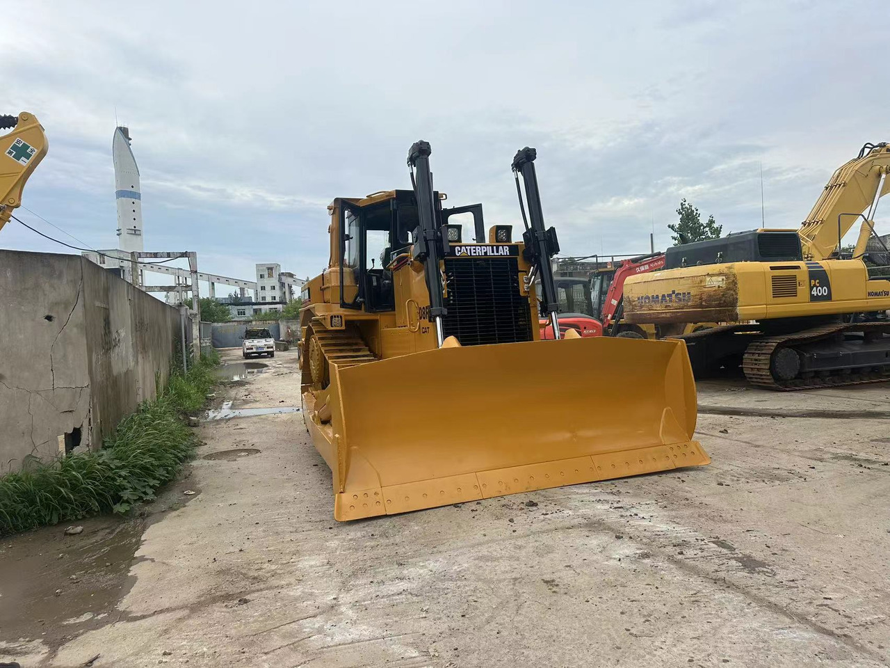 CATERPILLAR D8R - Buldozér: obrázok 1 CATERPILLAR D8R - Buldozér: obrázok 1