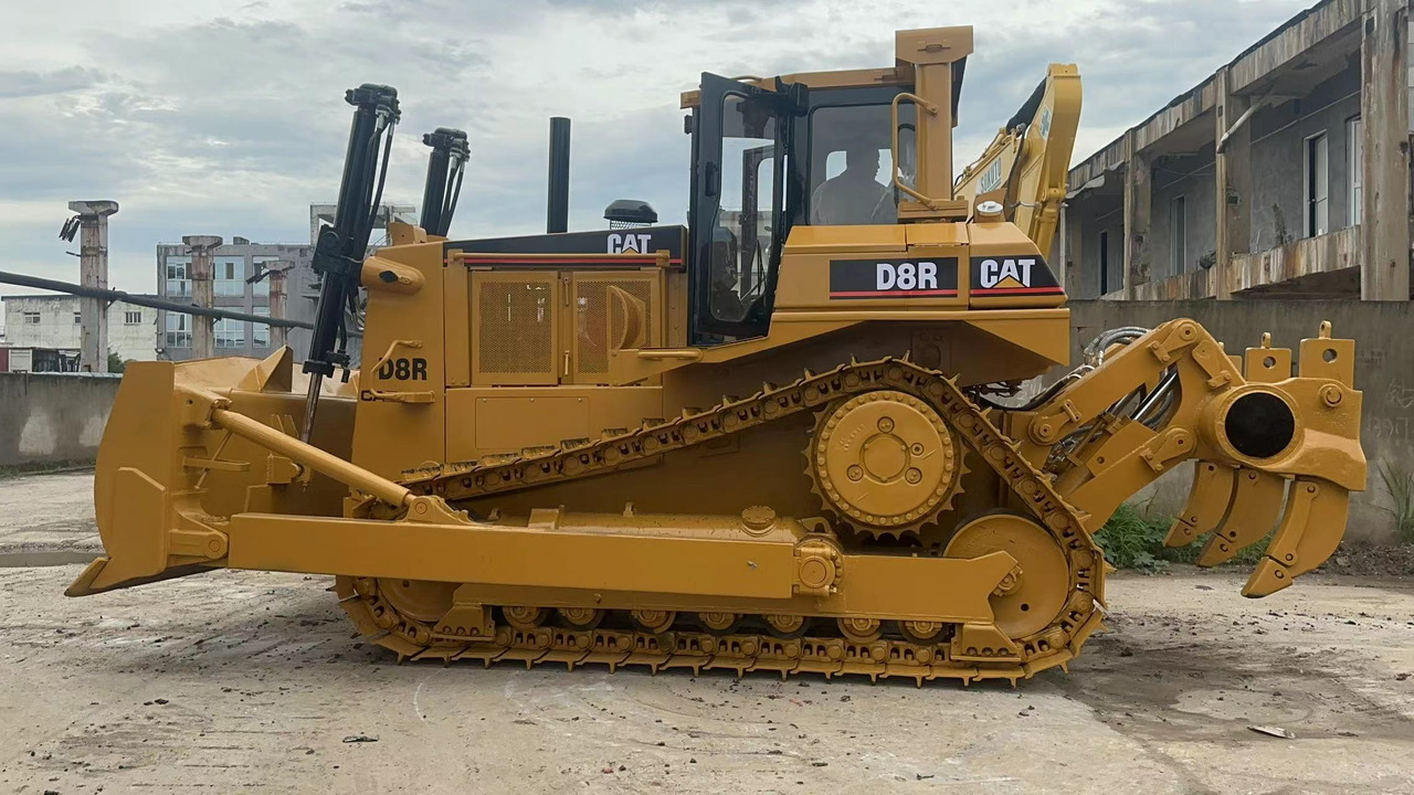 CATERPILLAR D8R - Buldozér: obrázok 1 CATERPILLAR D8R - Buldozér: obrázok 1